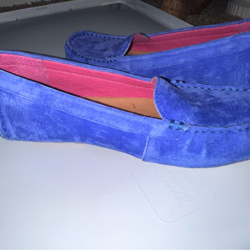 Women’s Blue Ugg Milana. Size 7.5 US. EUC